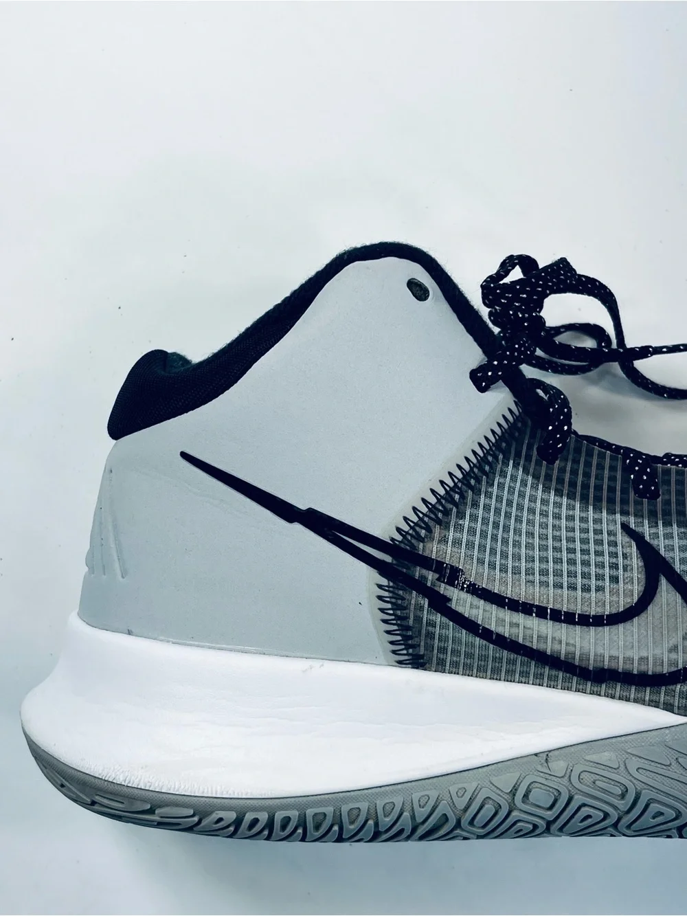 Nike Kyrie Flytrap 4 Gray Black Basketball Shoes #CT1972-002 Men’s Size:9